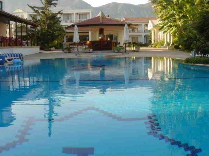 Hotel Club Z Kyrenia  Exteriér fotografie